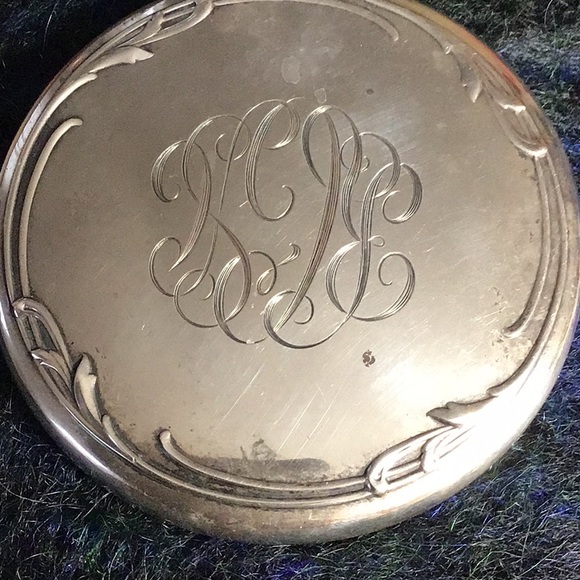 Antique sterling silver pocket mirror - Picture 3 of 5